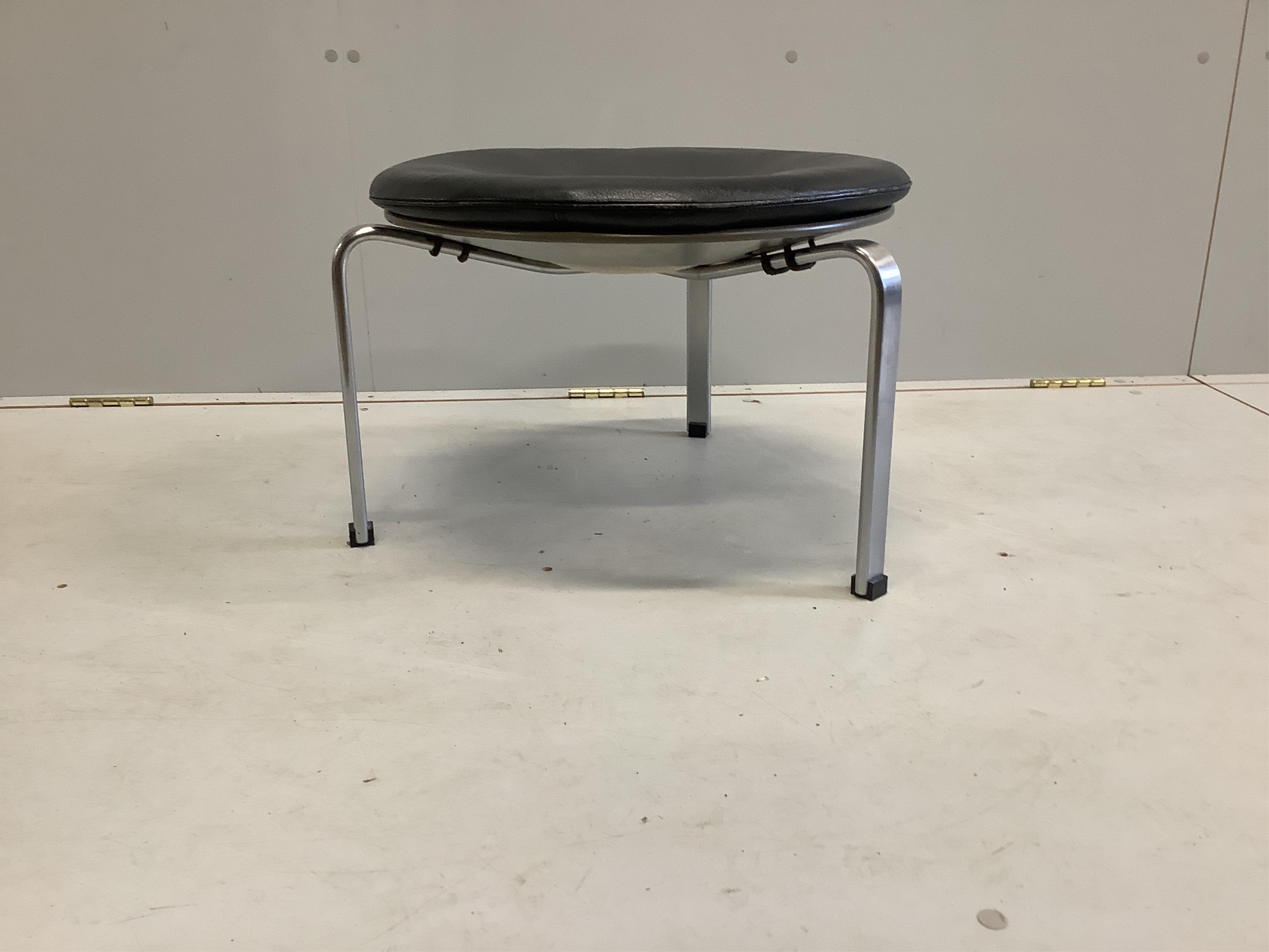 A Poul Kjaerholm PK20 circular stool, diameter 53cm, height 34cm